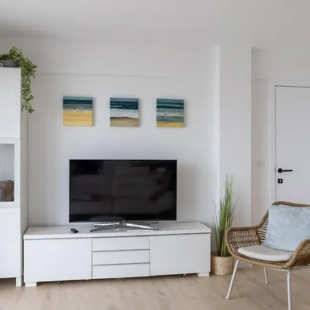 Lecomte - The Seaview Penthouse Cloud 9 *