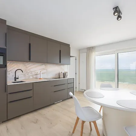 Daire Lecomte - The Seaview Penthouse Cloud 9 *