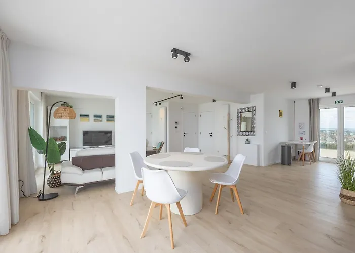 Lecomte - The Seaview Penthouse Cloud 9 オステンド